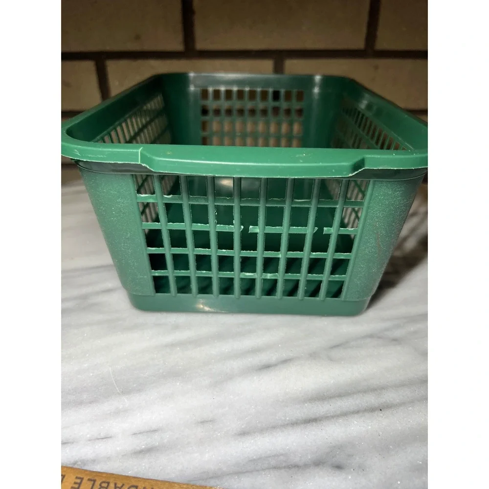VTG Gensini Hunter Green Plastic Storage Basket Dorm Room Organizer Small  Tote